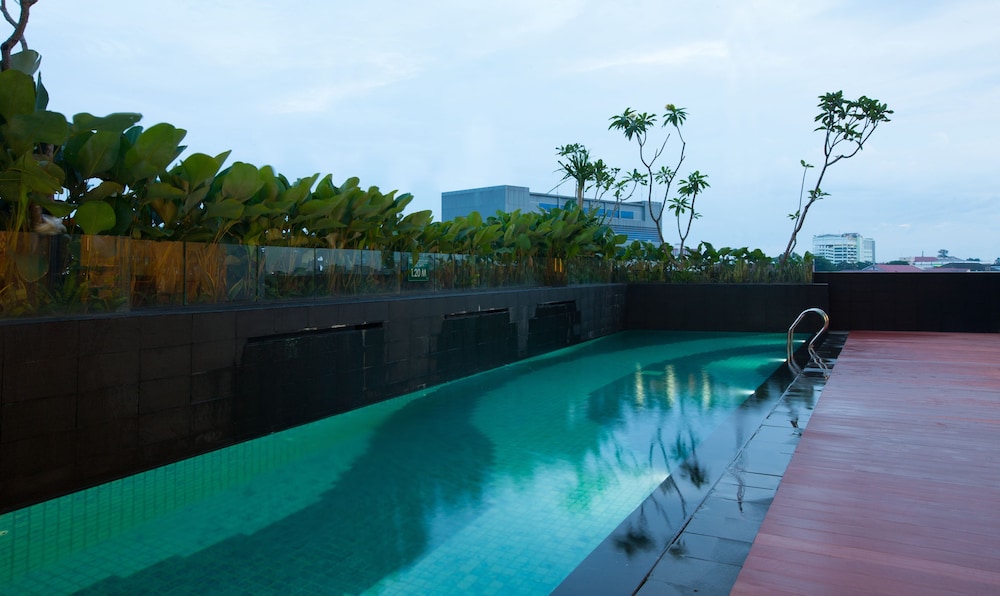 hotel santika radial palembang
