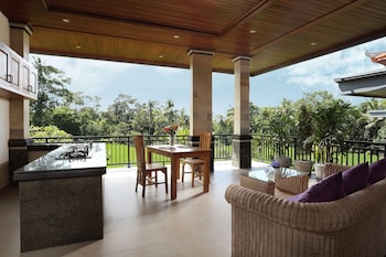 dewi sri private villa