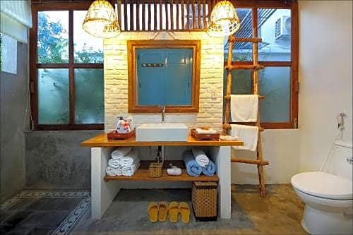 life beach villa
