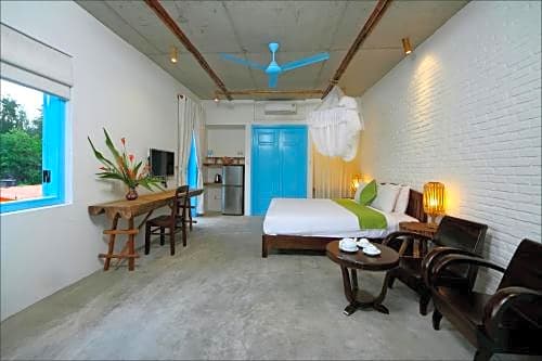 life beach villa