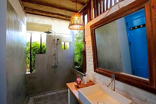 life beach villa