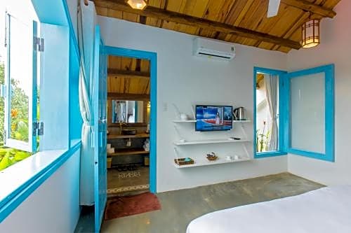 life beach villa
