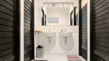 mador malang dorm hostel
