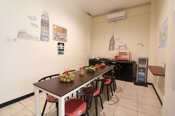 mador malang dorm hostel