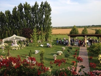 Agriturismo Millefiori Corte Delle Rose,Province Of Rovigo>>Pontecchio Polesine,2 star