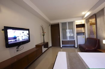 the bangkok cha cha suite