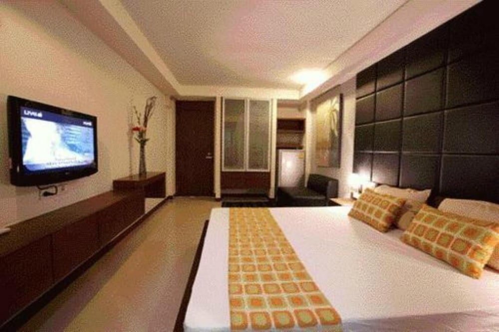 the bangkok cha cha suite