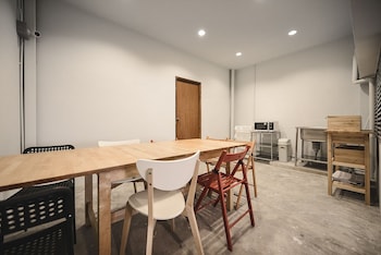 good one hostel and cafe bar