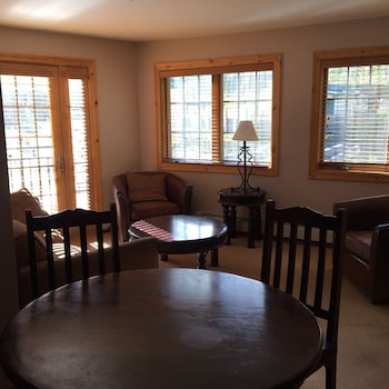 Snakedance Condominiums,Eagle Nest>>Arroyo Seco,3 star
