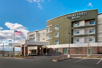 courtyard by marriott schenectady at mohawk harbor