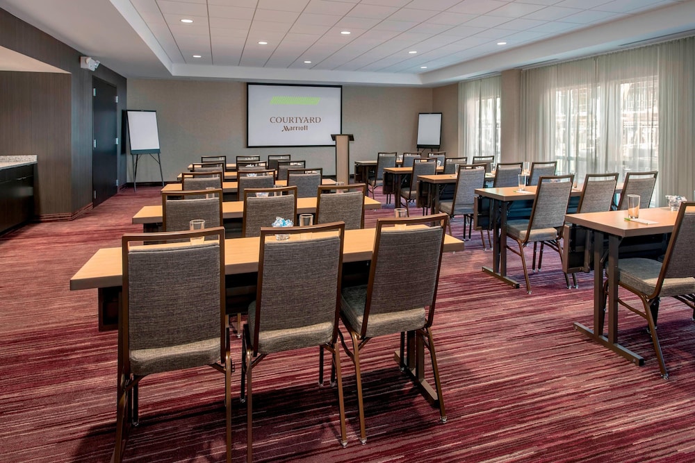 courtyard by marriott schenectady at mohawk harbor