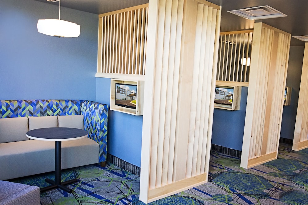 holiday inn express and suites greenwood mall by ihg