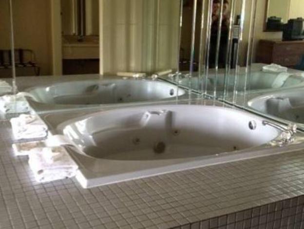 falls lodge and suites