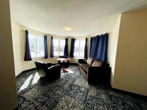 falls lodge and suites