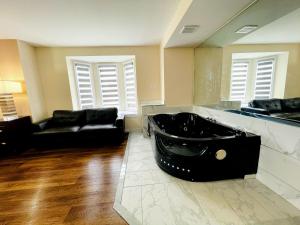 falls lodge and suites