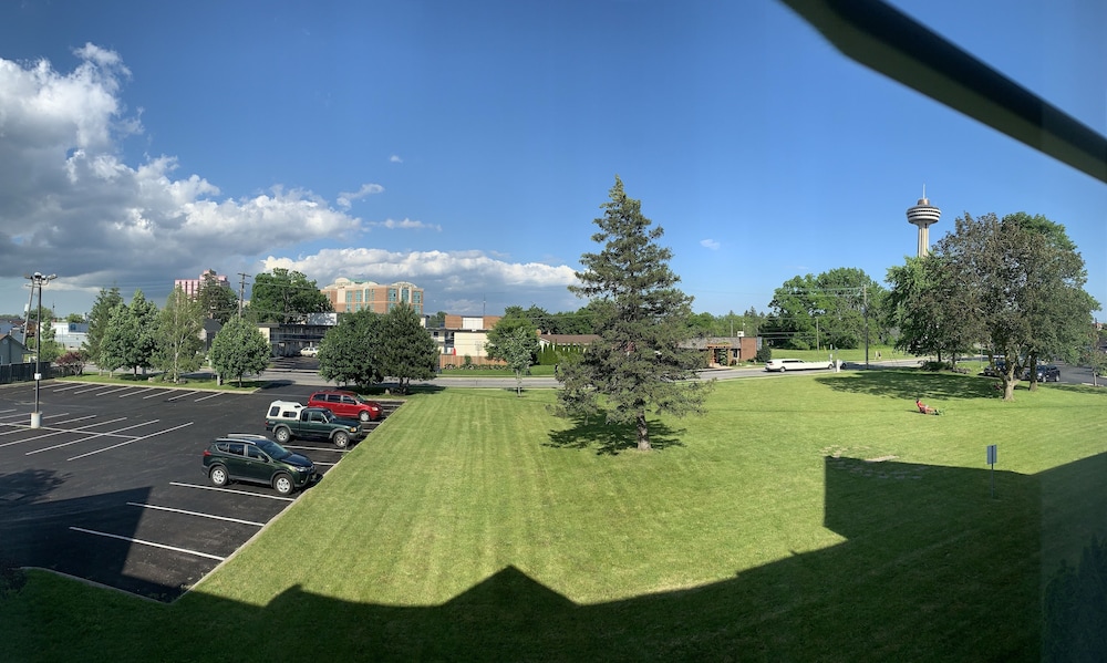 falls lodge and suites