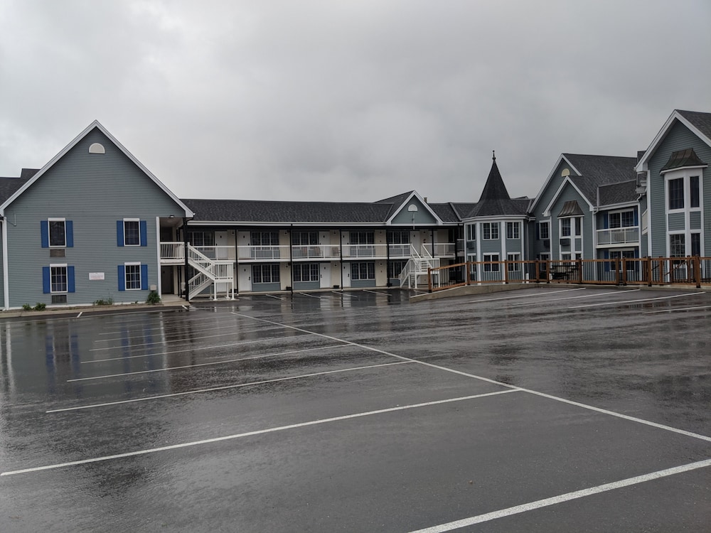 falls lodge and suites