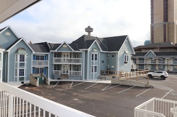 falls lodge and suites