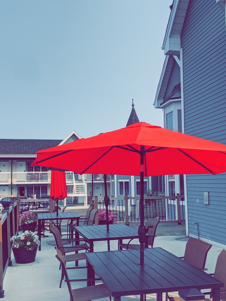 falls lodge and suites