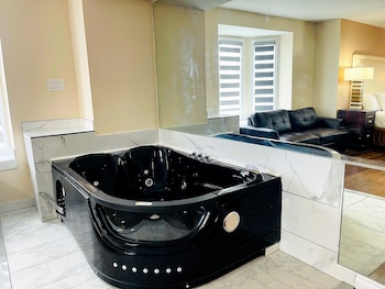 falls lodge and suites