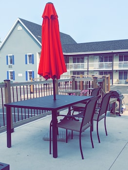 falls lodge and suites