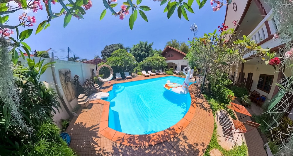 namphung phuket boutique resort