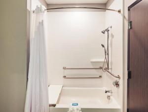 holiday inn express and suites perryton by ihg