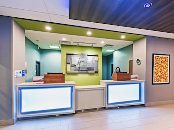 holiday inn express and suites perryton by ihg