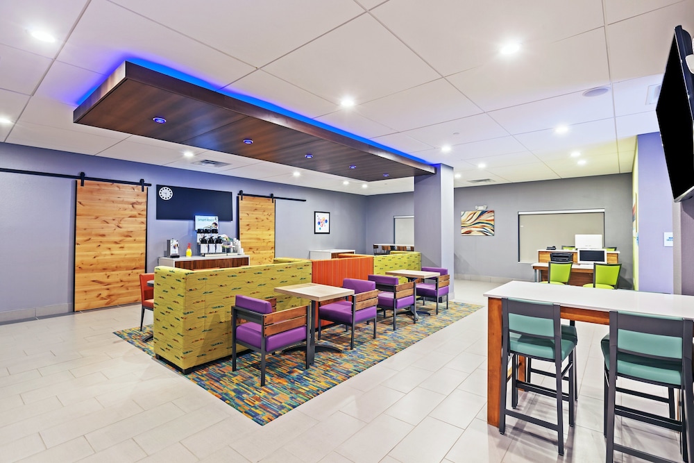holiday inn express and suites perryton by ihg