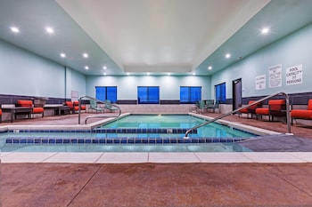 holiday inn express and suites perryton by ihg