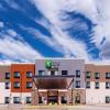 holiday inn express and suites perryton by ihg