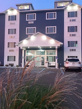 The Baywatch Resort,East Bay Township>>Acme,3 star
