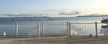 The Baywatch Resort,East Bay Township>>Acme,3 star
