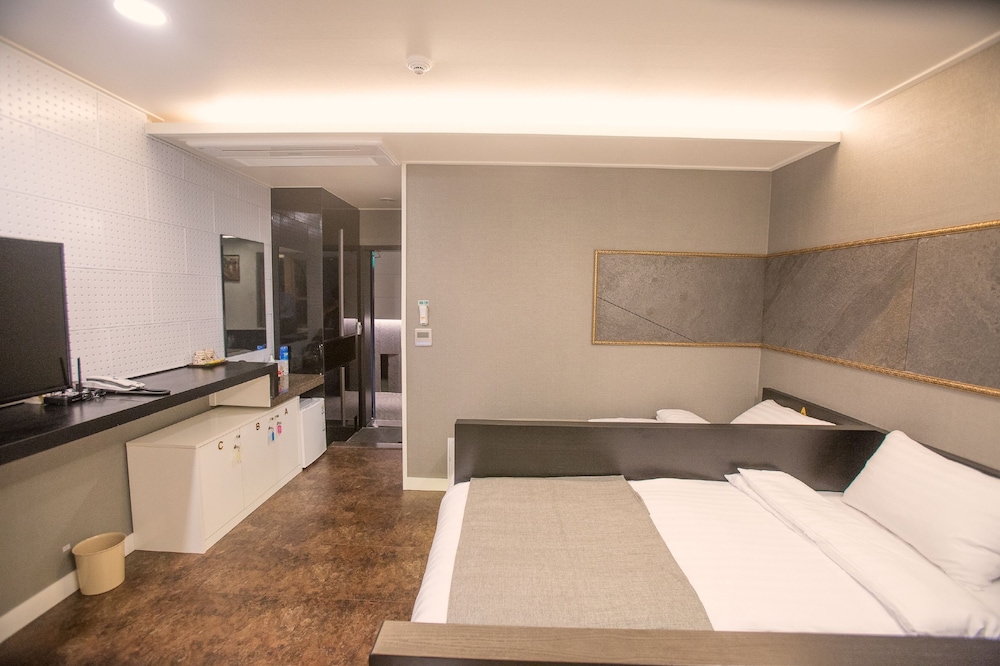 hotel major 2