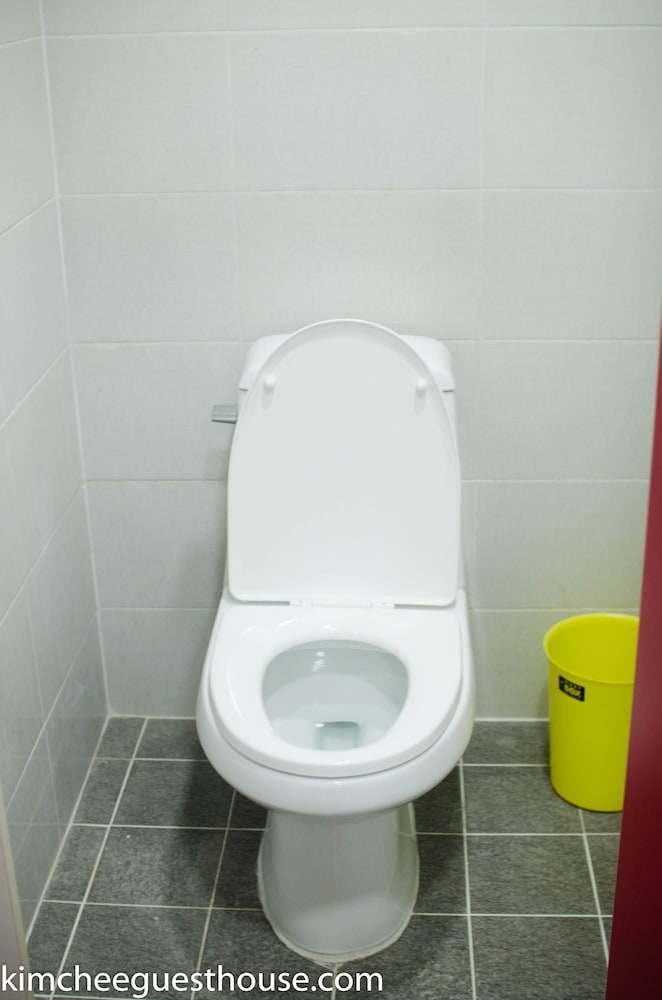 kimchee busan downtown guesthouse hostel