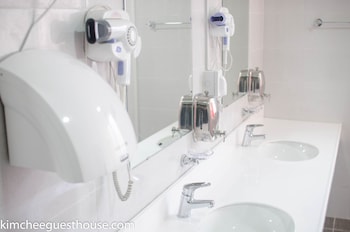 kimchee busan downtown guesthouse hostel