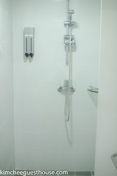 kimchee busan downtown guesthouse hostel