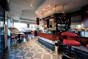 Hotel Michelangelo - Biella,Camburzano>>Biella,4 star
