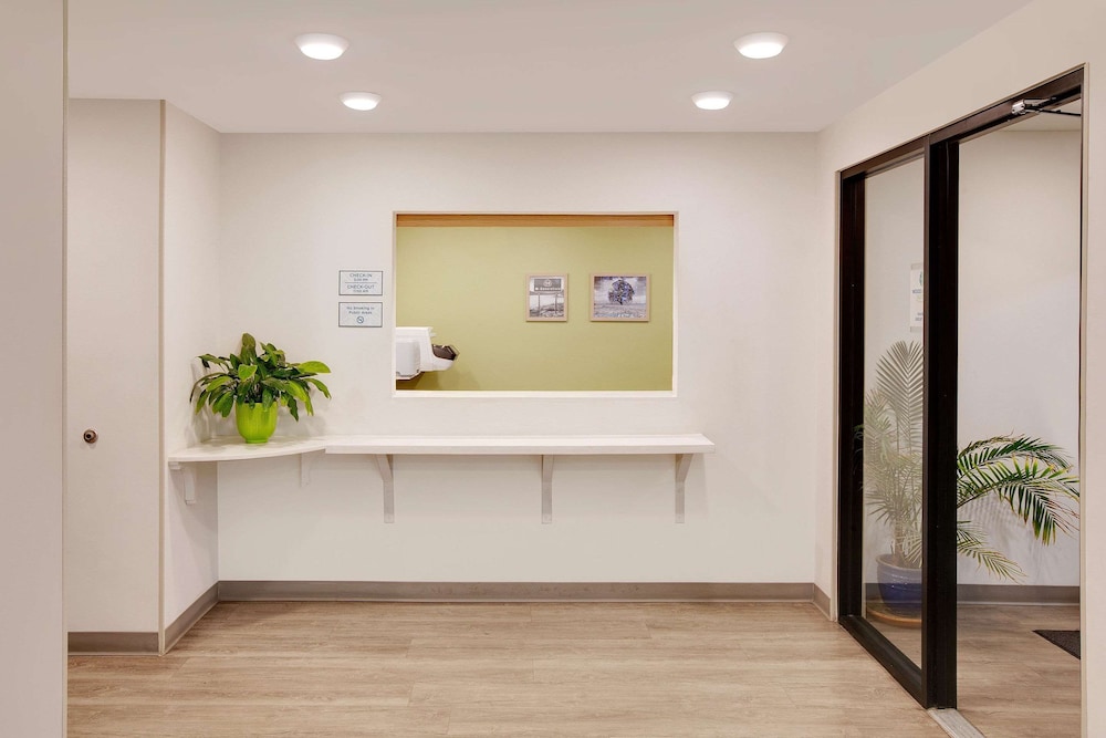 woodspring suites bakersfield east