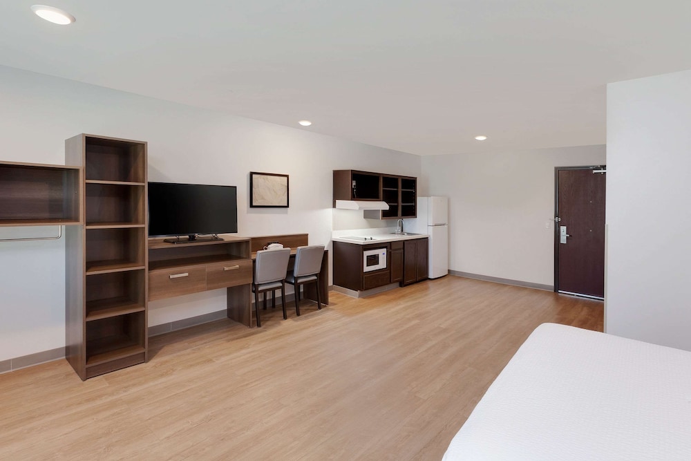 woodspring suites bakersfield east