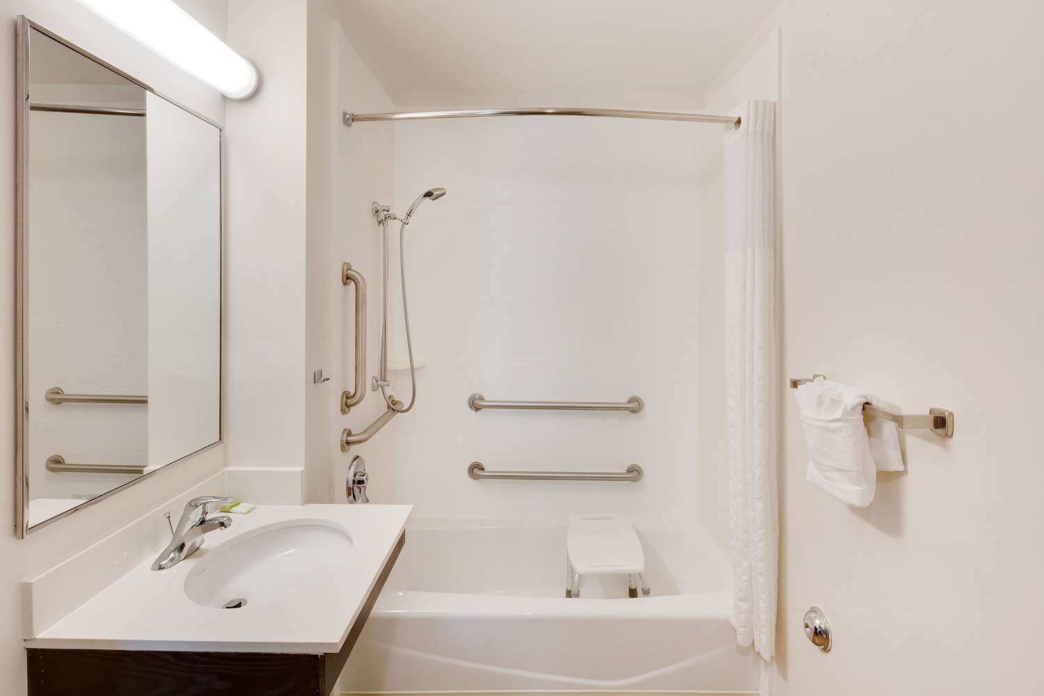 woodspring suites bakersfield east