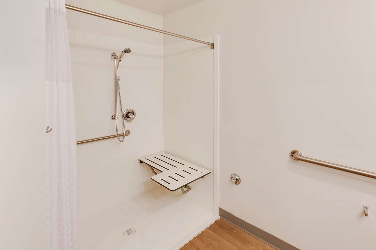 woodspring suites bakersfield east