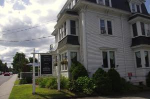 Le Chateau Du Lac,Sainte-Catherine-De-Hatley>>Magog,3 star