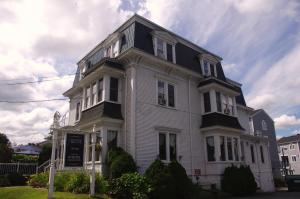 Le Chateau Du Lac,Sainte-Catherine-De-Hatley>>Magog,3 star