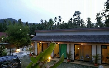 khanom
