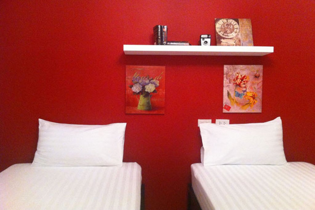 chino town gallery alley