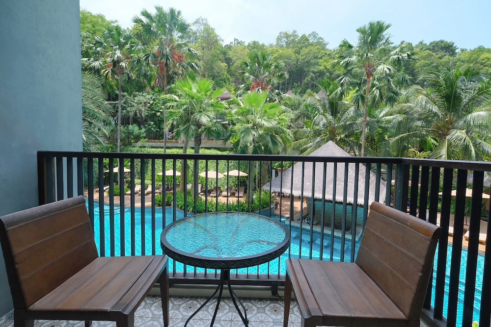 hula hula resort ao nang