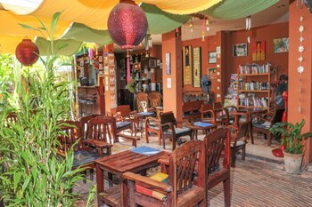 all in 1 guesthouse chiang mai