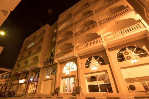 Atlantic Hotel,Hamoudi Mosque>>Djibouti,4 star