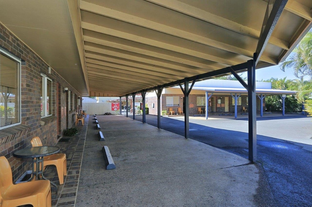 smart motel bert hinkler